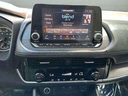 Used 2021 Nissan Rogue SV image 31