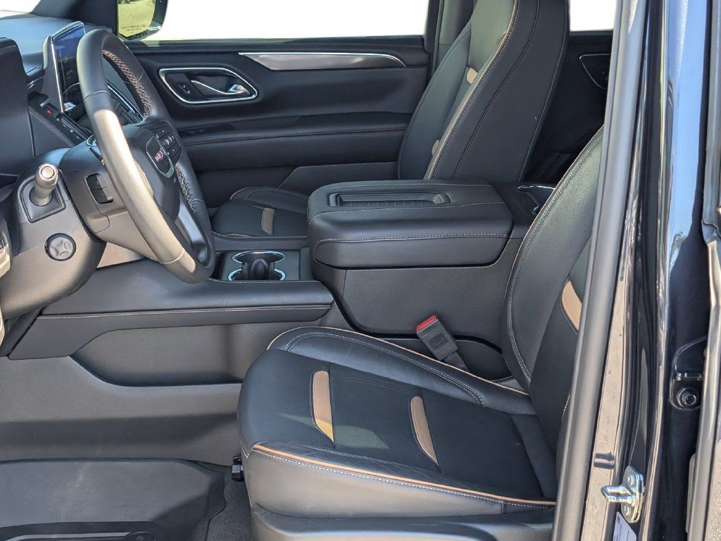 Used 2024 GMC Yukon XL AT4 AWD/4WD image 16