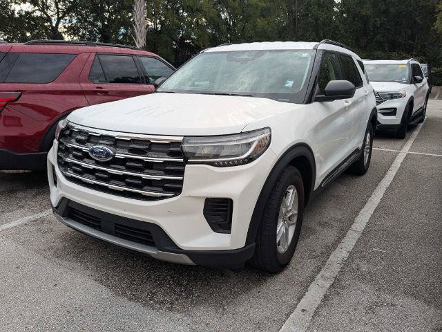 Certified 2025 Ford Explorer Active RWD image 3