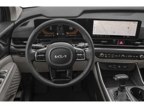 Used 2025 Kia Carnival FWD image 9