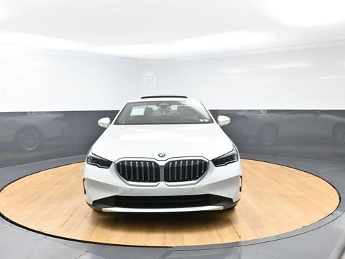 Used 2025 BMW 530i RWD image 2