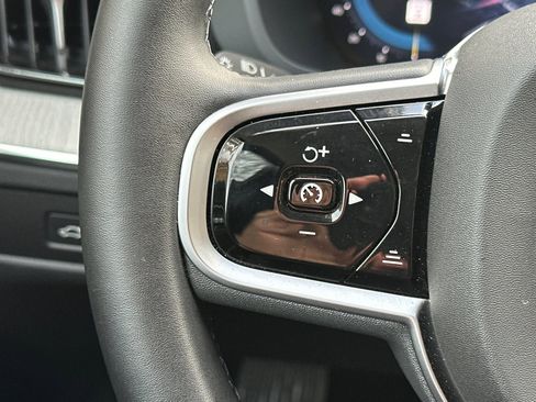 Certified 2025 Volvo XC60 B5 Plus image 29