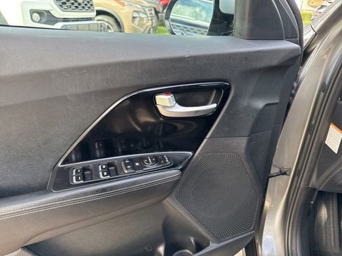 Used 2022 Kia Niro EX w/ Cold Weather Package image 27