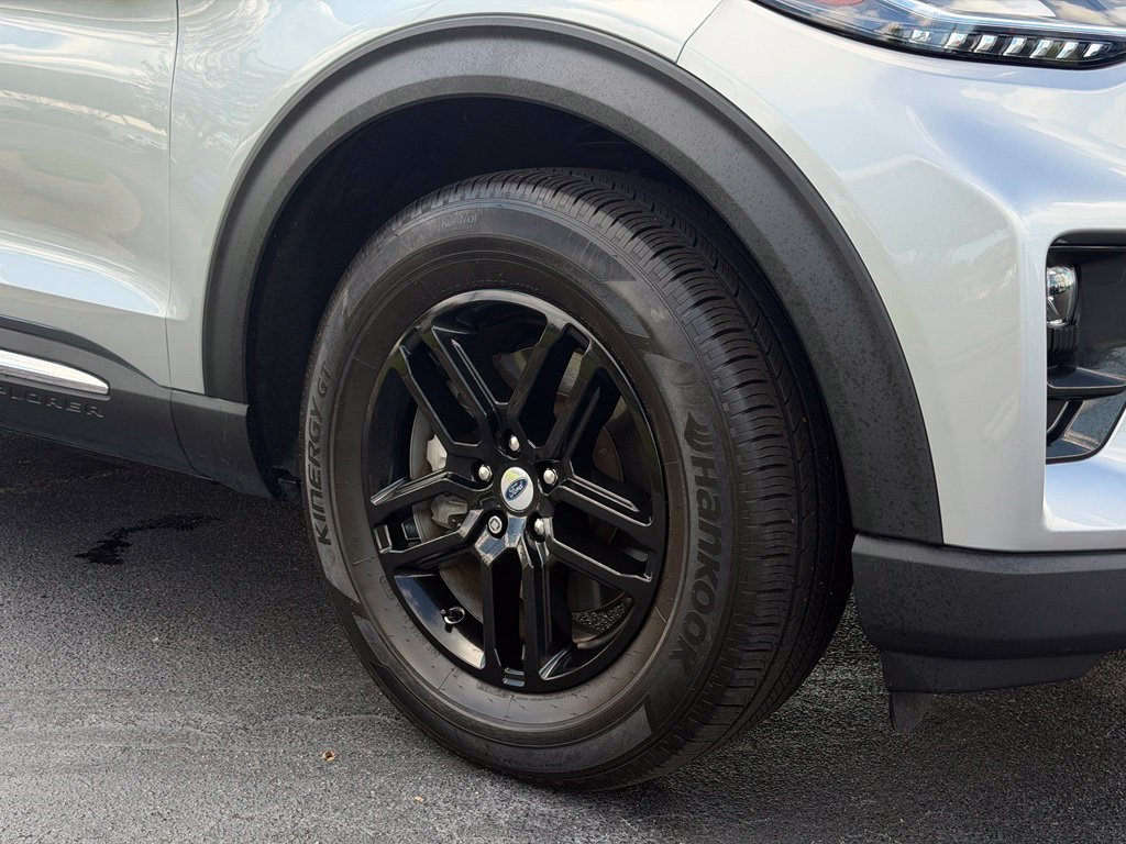Certified 2025 Ford Explorer Active w/ Active Comfort Package RWD image 25