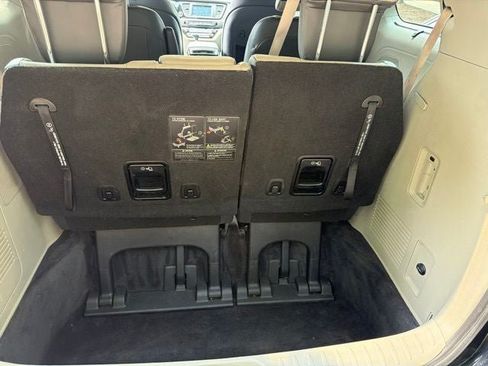 Used 2017 Kia Sedona SX FWD image 25