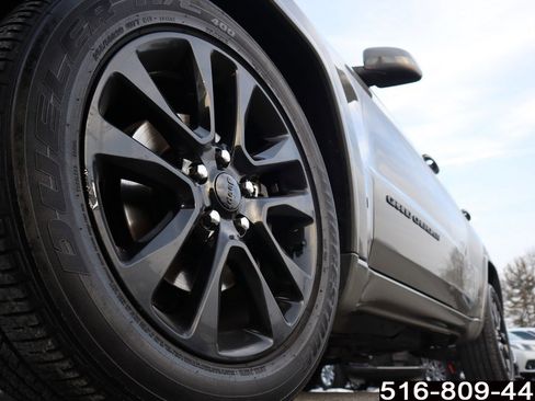 Used 2019 Jeep Grand Cherokee Altitude image 10