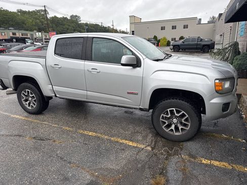 Used 2017 GMC Canyon SLE w/ All Terrain Package image 9