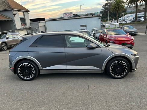 Used 2024 Hyundai Ioniq 5 Limited image 4