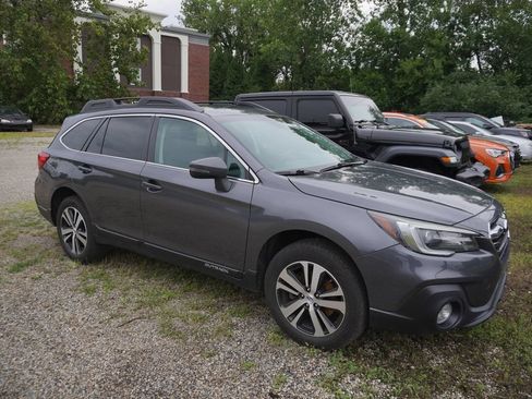 Used 2019 Subaru Outback 3.6R Limited AWD/4WD image 10
