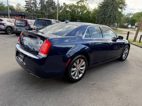 Used 2017 Chrysler 300 Limited AWD/4WD image 4