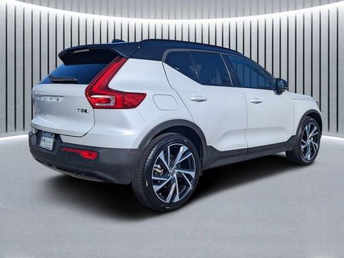 Used 2021 Volvo XC40 T5 R-Design w/ Protection Package Premier image 3