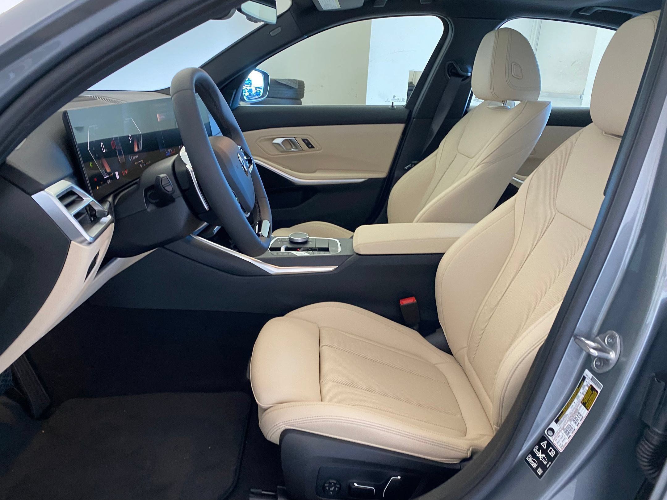 Used 2026 BMW 330i xDrive Sedan w/ Premium Package AWD/4WD image 4