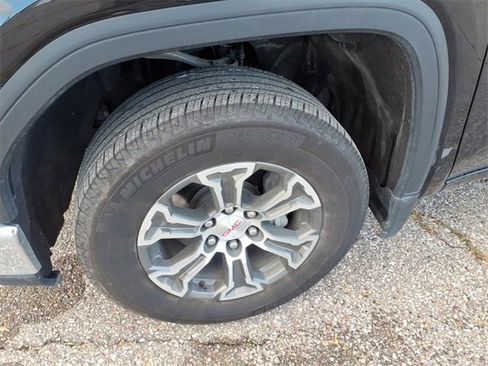 Used 2025 GMC Sierra 1500 SLT image 4