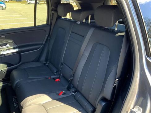 New 2025 Mercedes-Benz GLB 250 4MATIC image 13