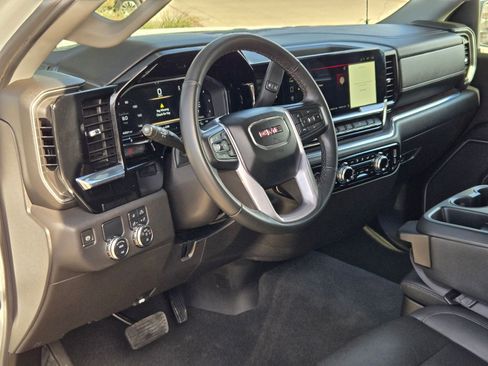 Certified 2024 GMC Sierra 1500 SLT image 10