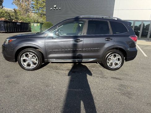 Used 2018 Subaru Forester 2.5i Touring AWD/4WD image 3