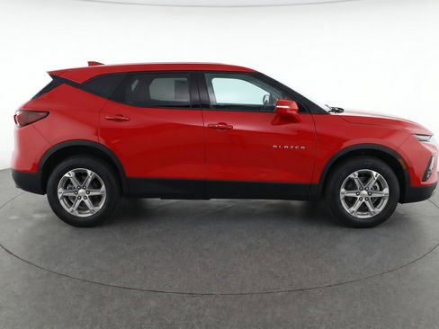 Used 2025 Chevrolet Blazer LT FWD image 11