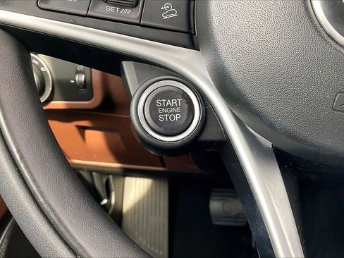 Used 2019 Alfa Romeo Stelvio Ti image 29