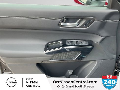 New 2026 Nissan Pathfinder Platinum AWD/4WD image 17