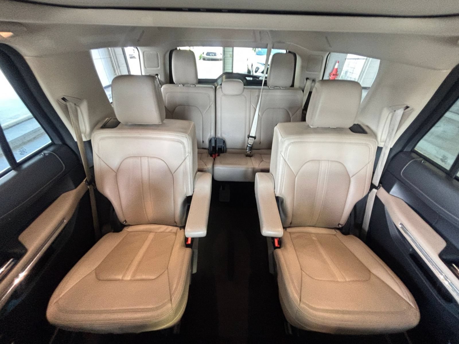 Used 2024 Ford Expedition Limited RWD image 42