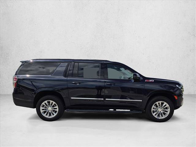 Used 2023 Chevrolet Suburban Z71 w/ Luxury Package AWD/4WD image 4