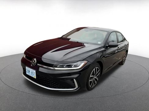 Used 2025 Volkswagen Jetta SE image 7