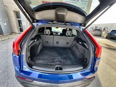 Used 2023 Cadillac XT4 Luxury w/ Cold Weather Package AWD/4WD image 23