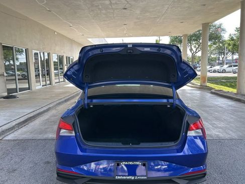 Used 2022 Hyundai Elantra SEL FWD image 30