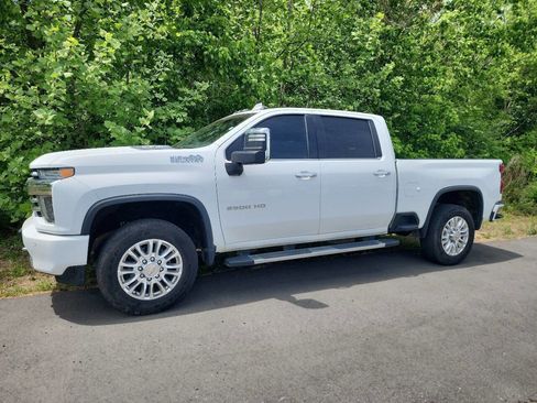 Used 2021 Chevrolet Silverado 2500 High Country w/ Z71 Off-Road Package AWD/4WD image 2
