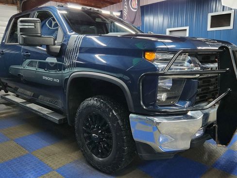 Used 2021 Chevrolet Silverado 3500 LT w/ Convenience Package image 2