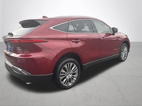 Used 2022 Toyota Venza XLE AWD/4WD image 6