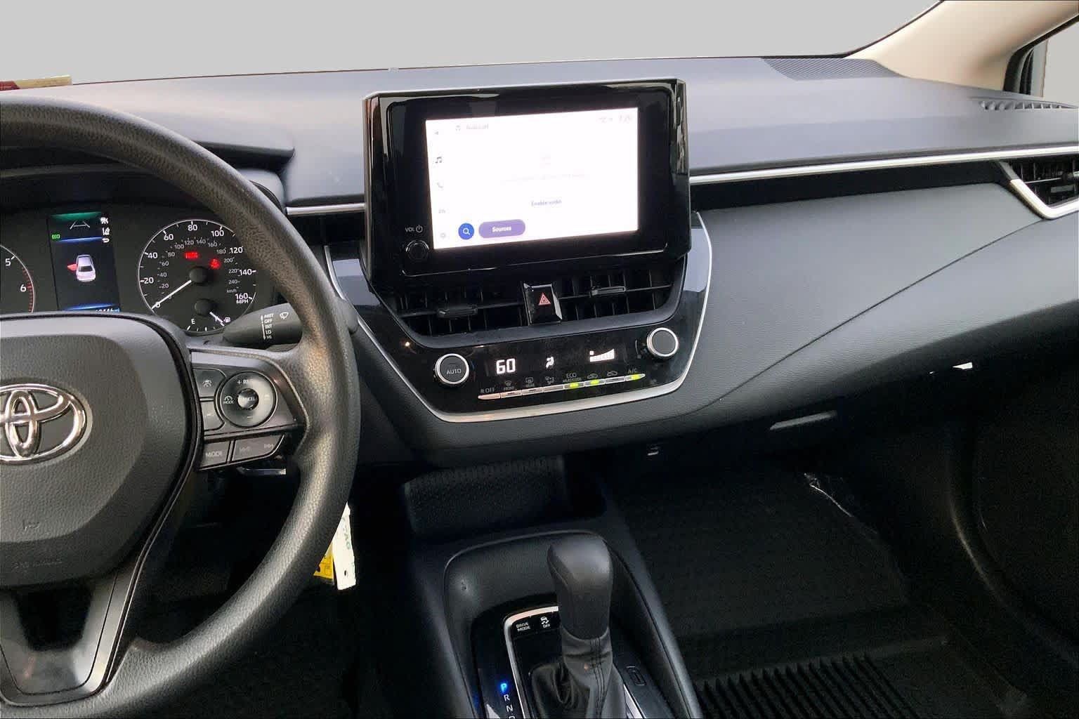 Used 2025 Toyota Corolla LE FWD image 7