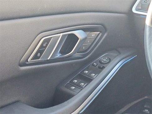 Used 2023 BMW 330i xDrive Sedan w/ Premium Package image 11
