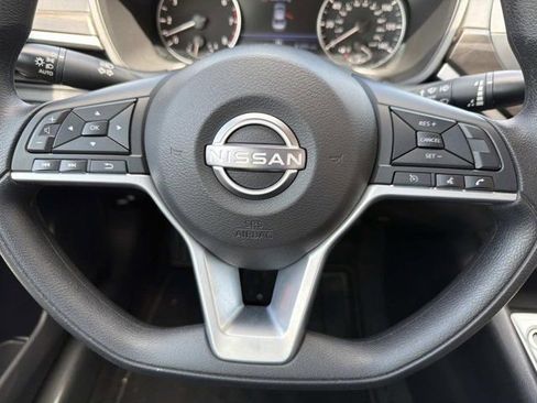 Used 2025 Nissan Altima 2.5 SV FWD image 23