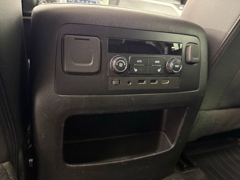 Used 2019 GMC Yukon SLT w/ Open Road Package AWD/4WD image 44