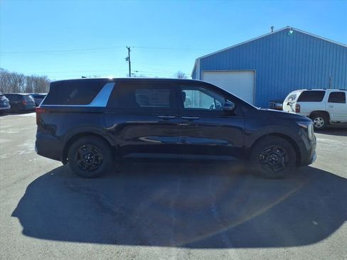 New 2026 Kia Carnival LX FWD image 7