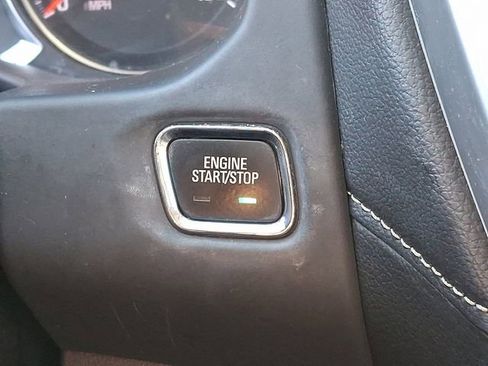 Used 2023 GMC Acadia SLE w/ Driver Convenience Package image 24