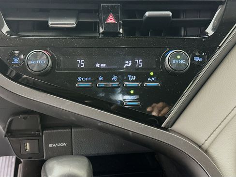 Used 2023 Toyota Camry SE image 23