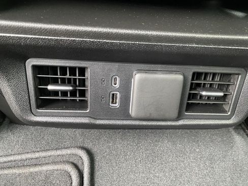 Used 2025 GMC Sierra 1500 SLT AWD/4WD image 15
