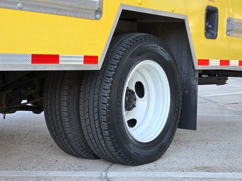 Used 2024 Ford E-350 and Econoline 350 Super Duty w/ Driver's Safety Package image 15