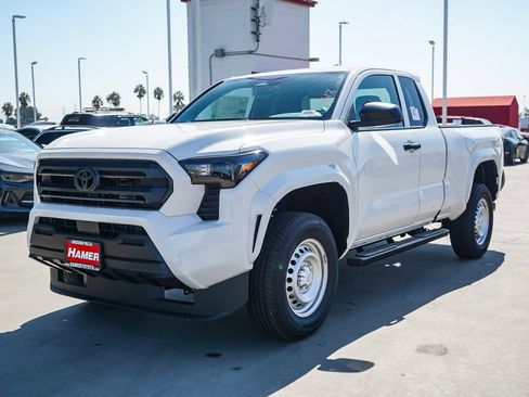 New 2025 Toyota Tacoma SR image 3