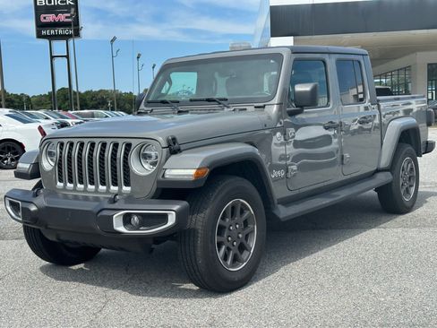 Used 2021 Jeep Gladiator Overland w/ Popular Equipment Package AWD/4WD image 3