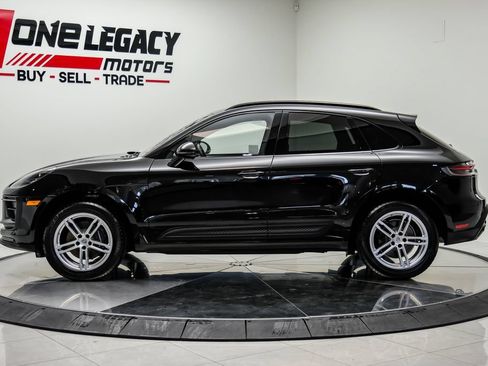 Used 2024 Porsche Macan AWD/4WD image 12