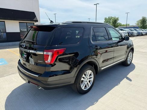 Used 2018 Ford Explorer XLT w/ Equipment Group 202A AWD/4WD image 15