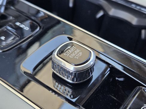 New 2026 Volvo XC90 B6 Ultra w/ Protection Package image 23