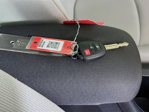 Used 2026 Toyota Corolla Cross L FWD image 32