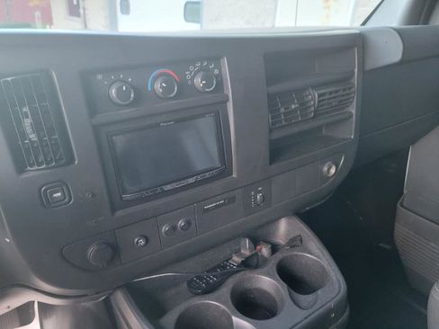 Used 2011 Chevrolet Express 1500 AWD image 29