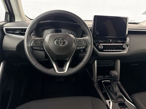 Certified 2024 Toyota Corolla Cross LE FWD image 29