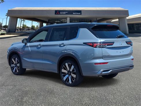 New 2025 Mitsubishi Outlander SEL image 2