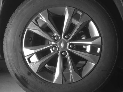 Used 2025 Chevrolet Equinox LT image 12